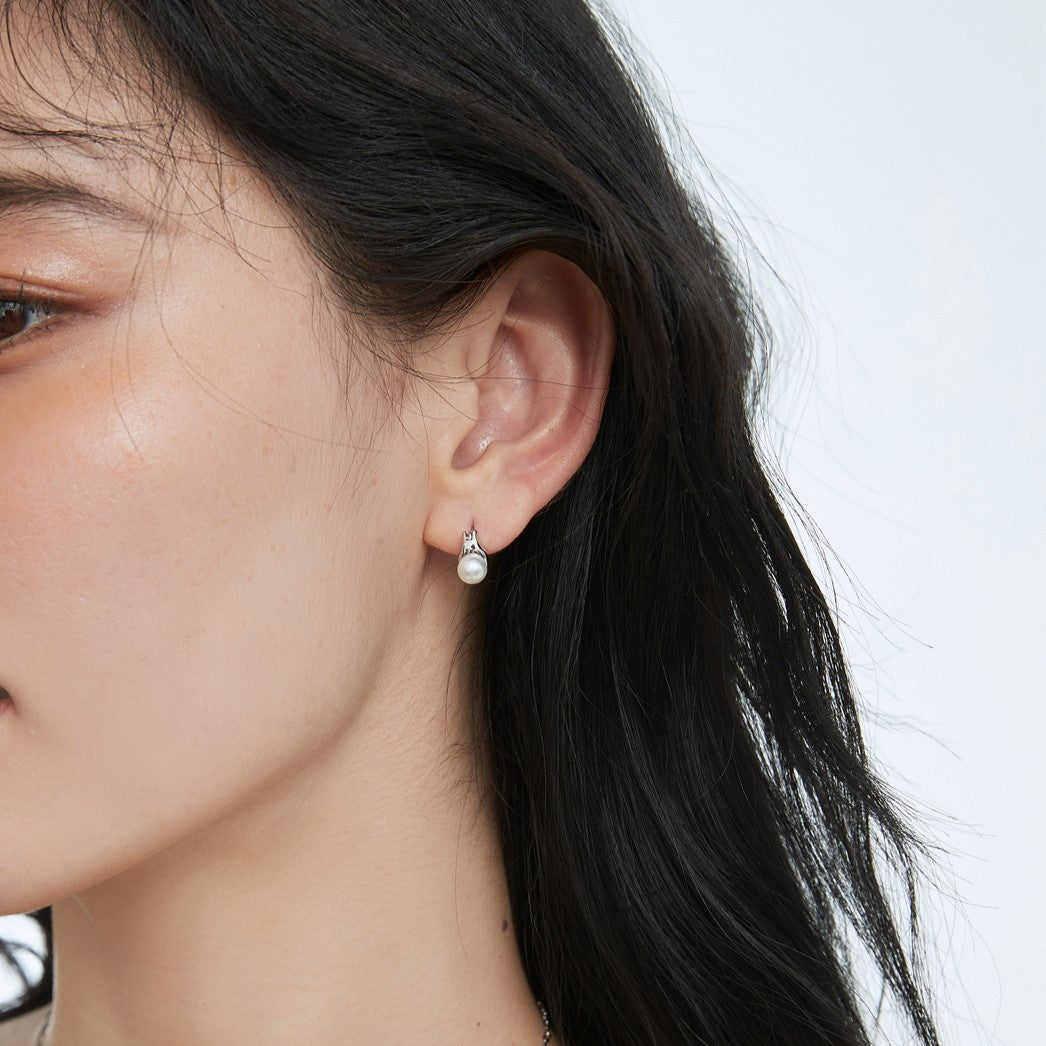 5mm Pearl Buckle Earrings