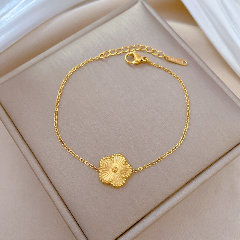 18K Gold Single Piece Five Leaf Clover Bracelet