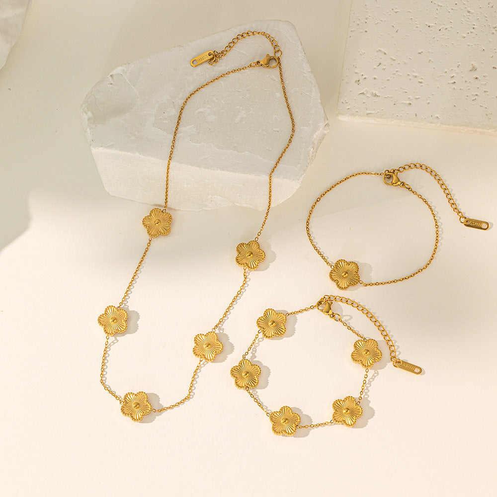 18K Gold Five Piece Five Leaf Clover Bracelet